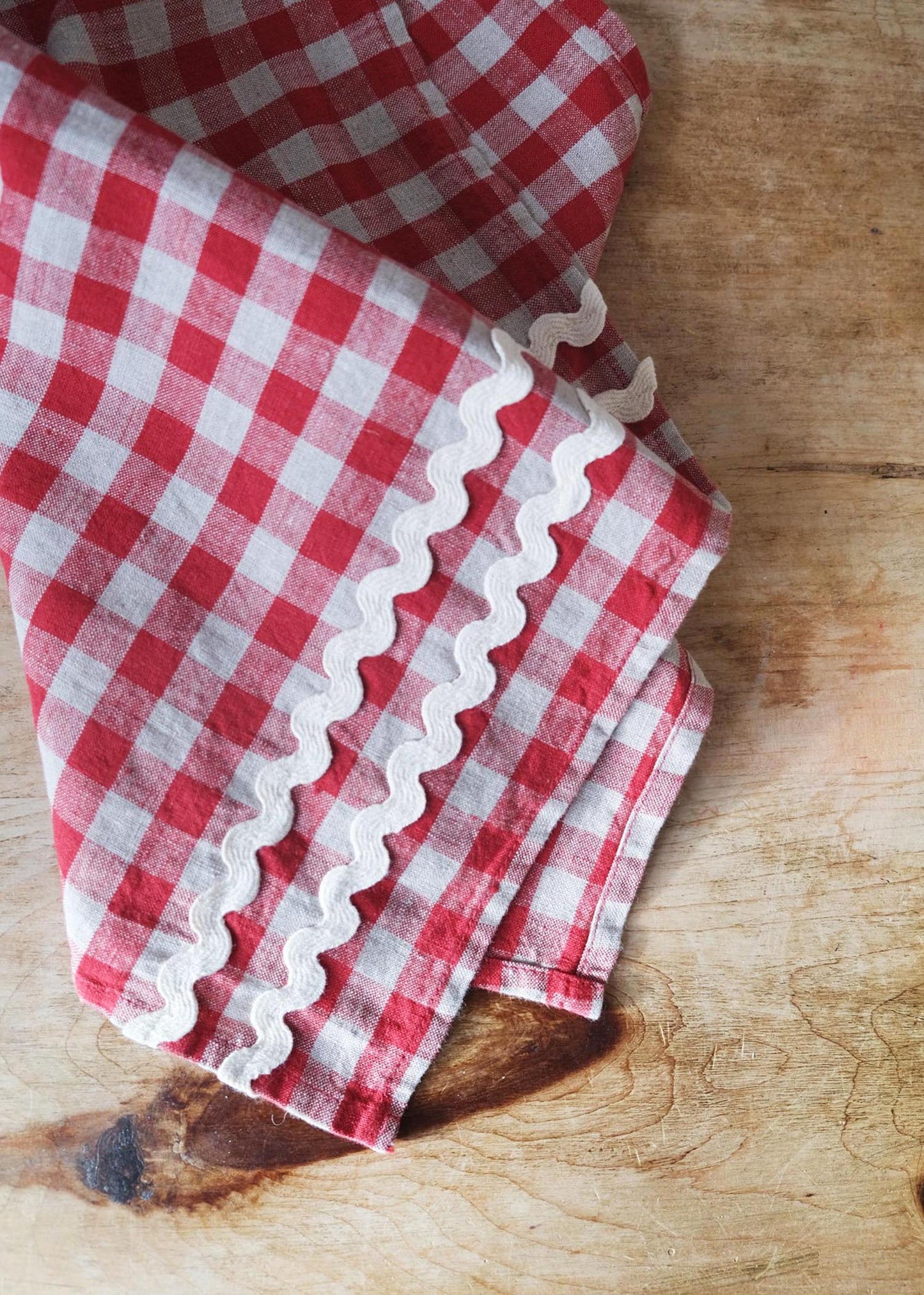 Red gingham ric-rac linen tea towel