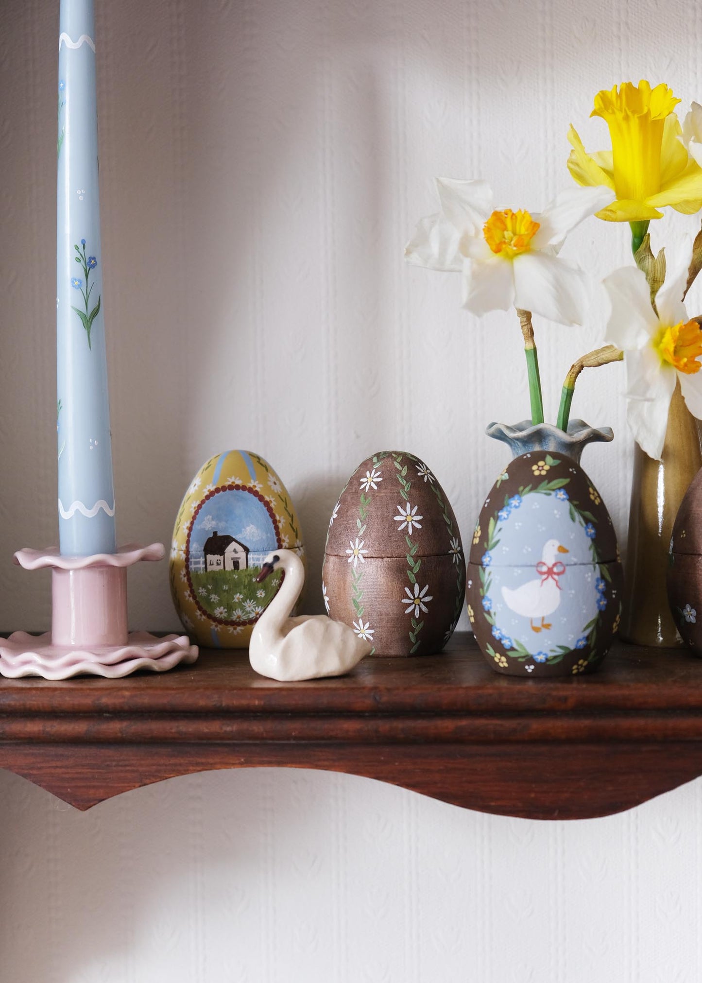 Little house wooden egg