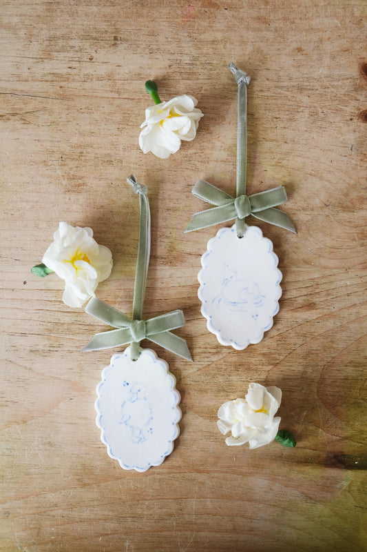 Petite décoration murale en forme de fraise verte