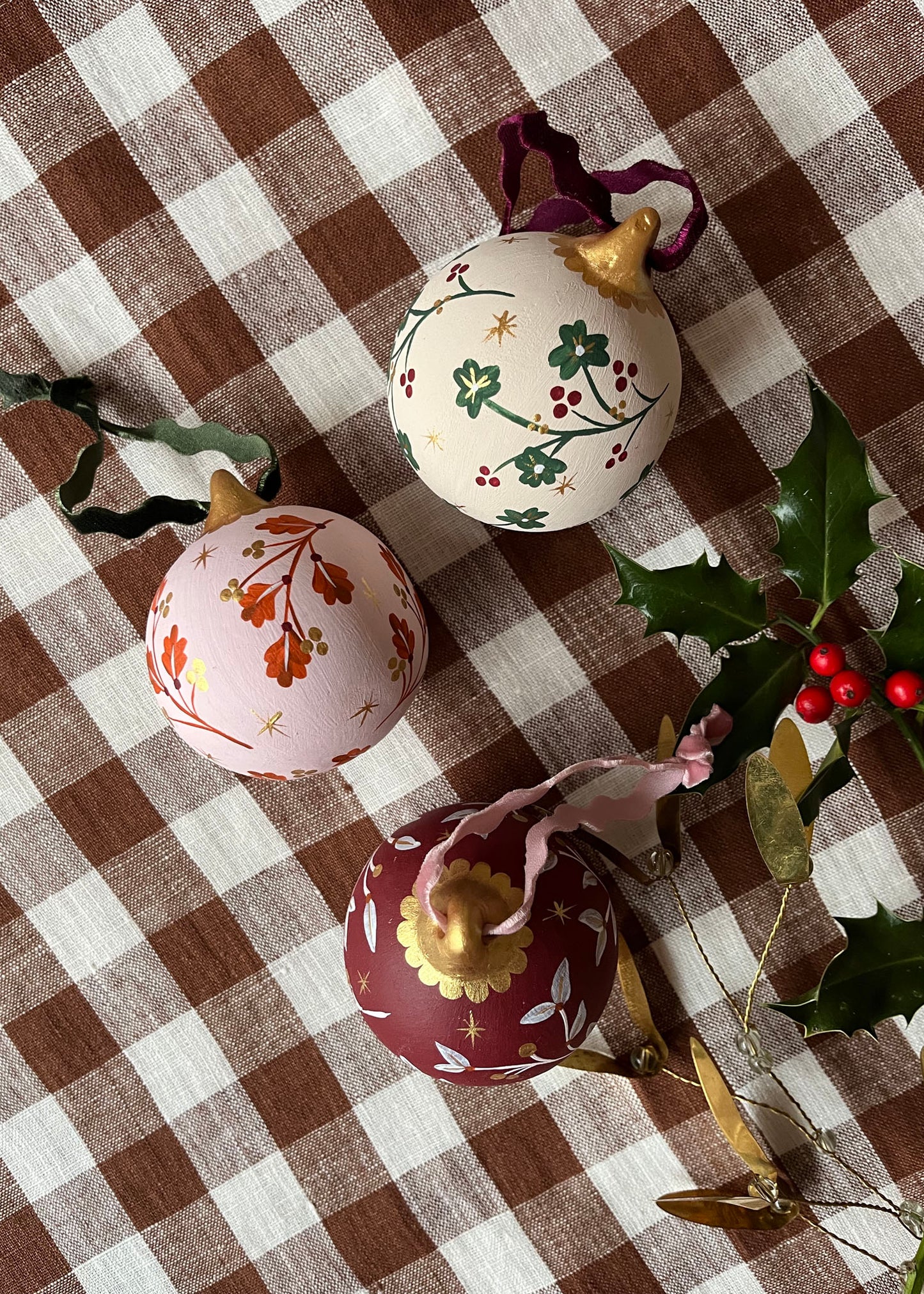 Boule en céramique personnalisée peinte à la main festive