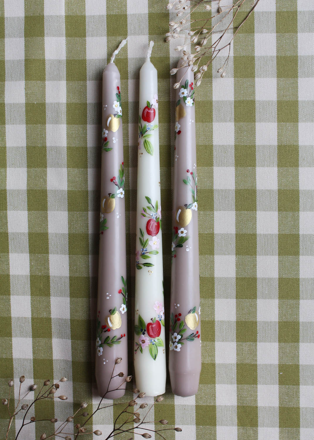 Salter house red apple & apple blossom candle