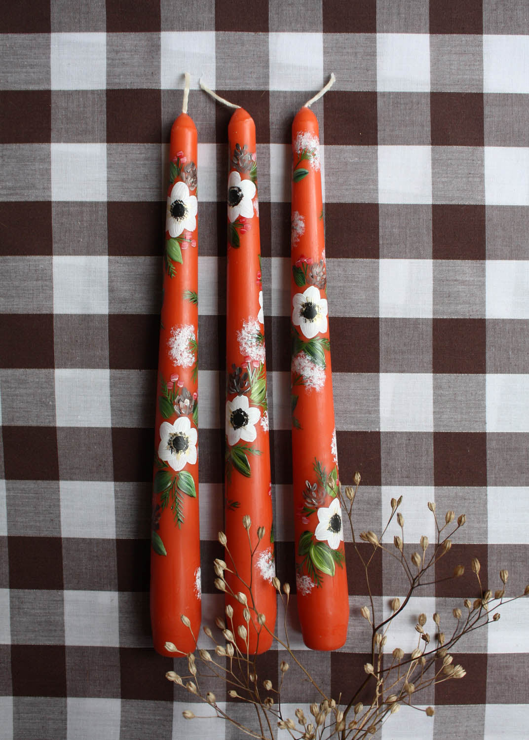Salter house anemone & pinecone candle