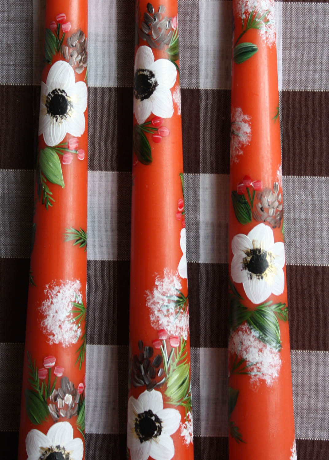 Salter house anemone & pinecone candle