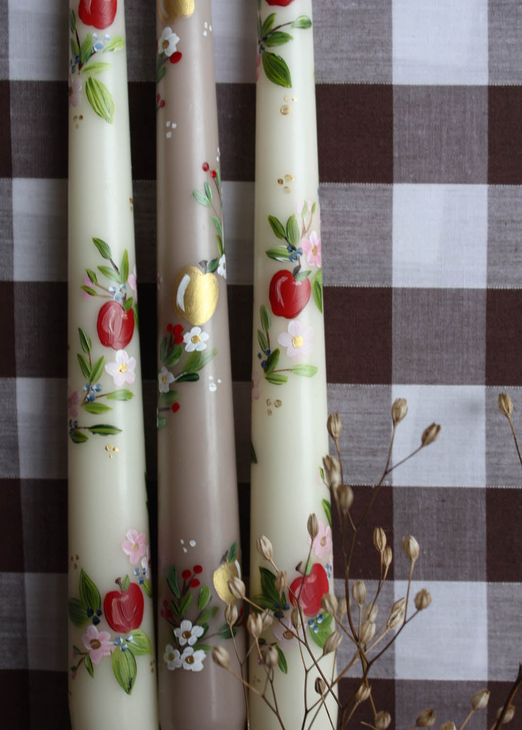 Salter house red apple & apple blossom candle
