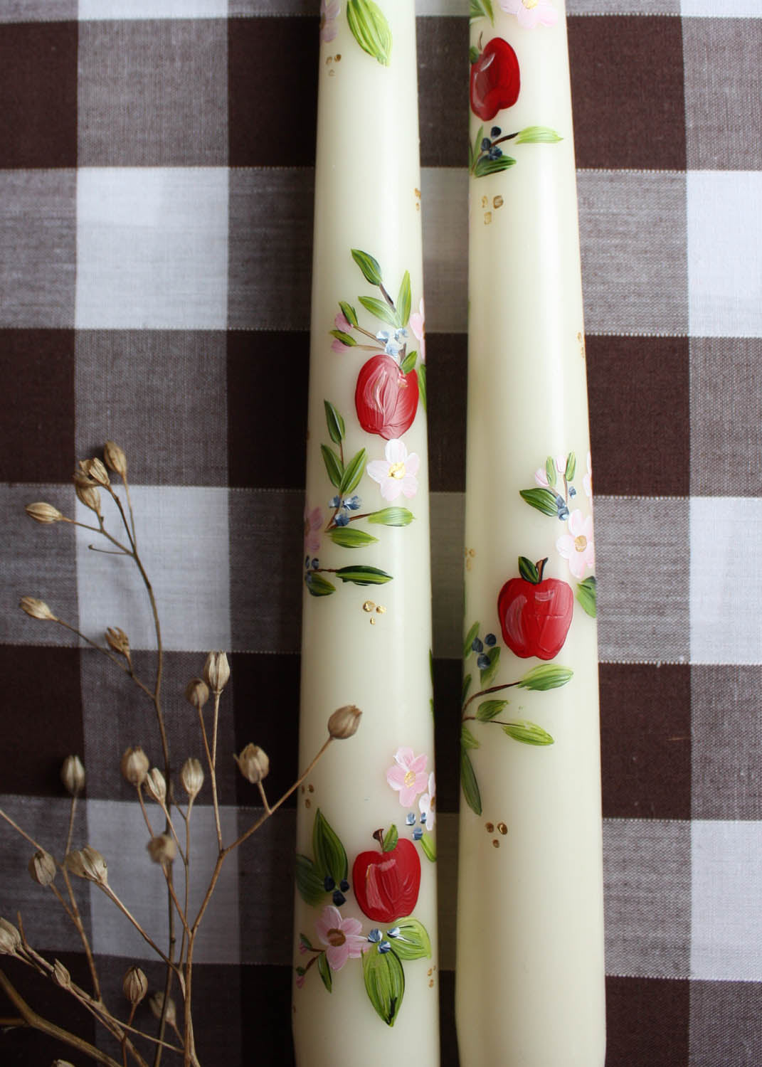 Salter house red apple & apple blossom candle