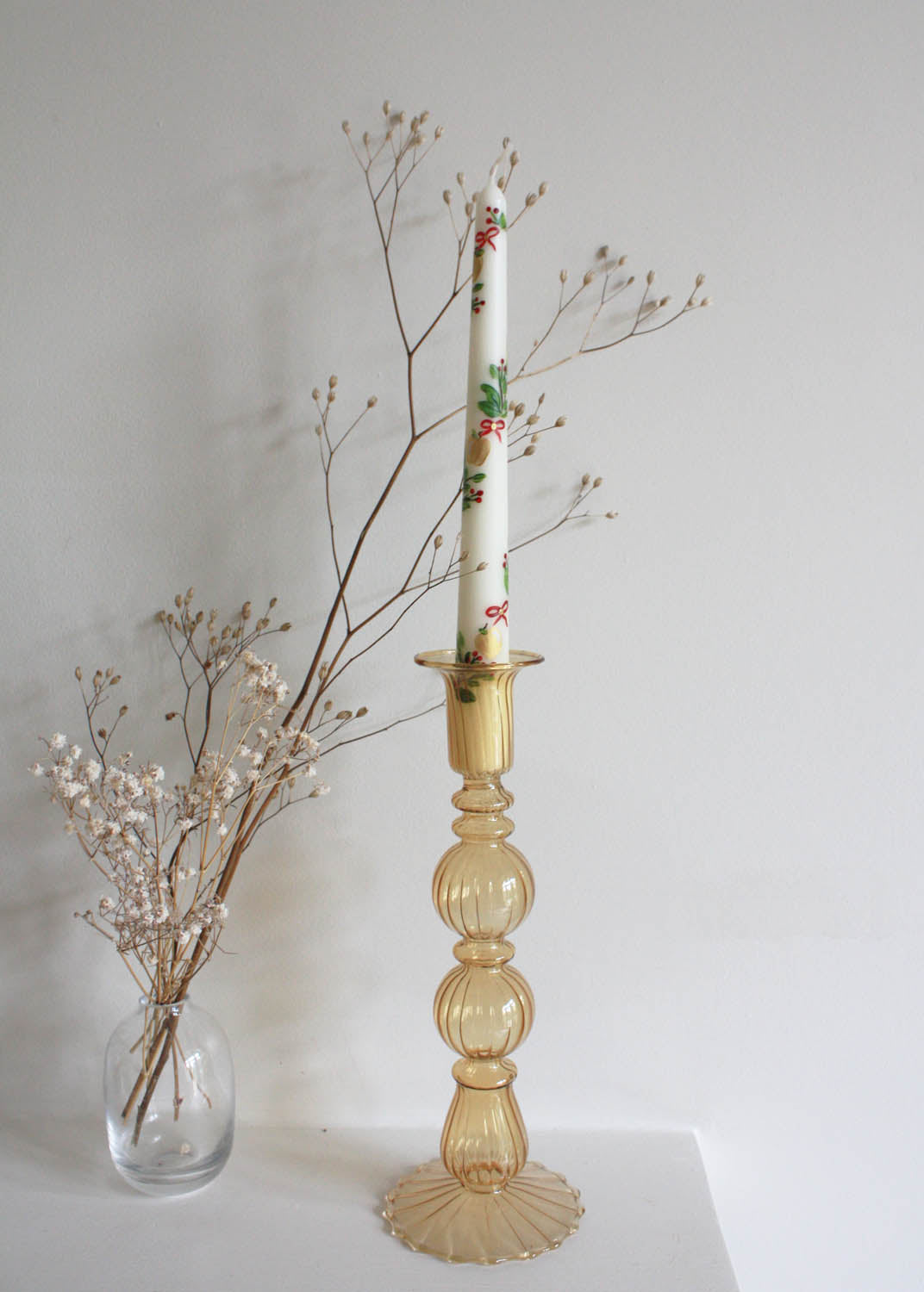 Salter house golden apple & bow candle