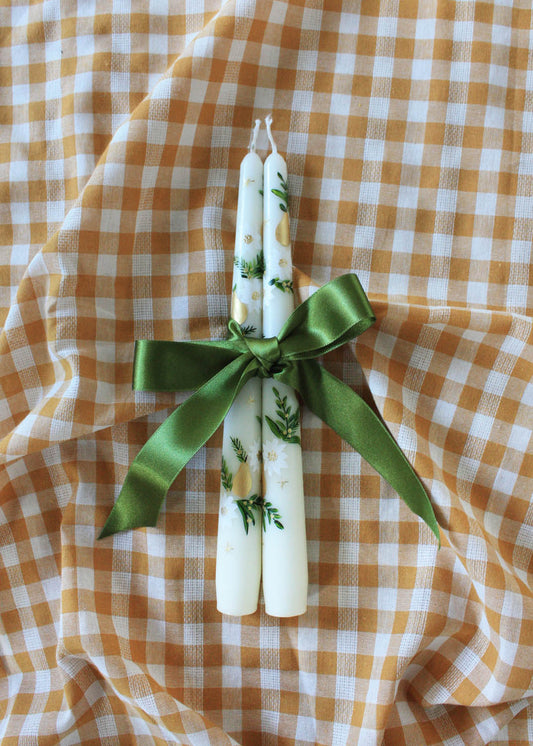 Golden pear & poinsettia candle