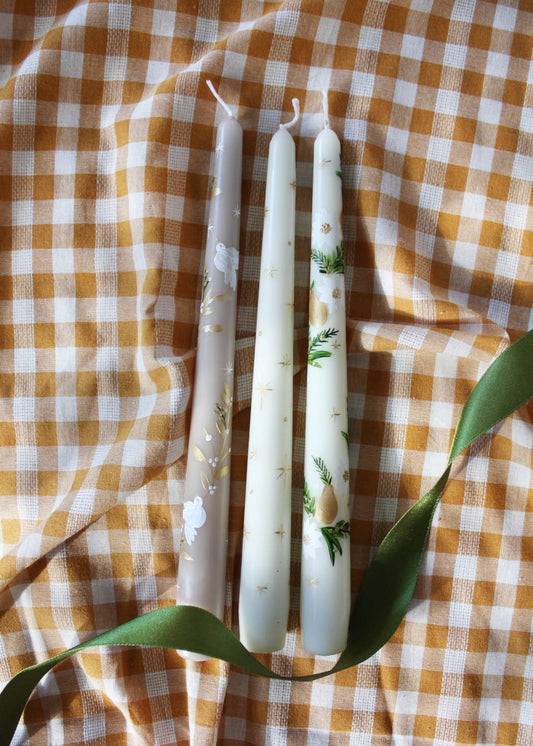 Dove & golden garland candle