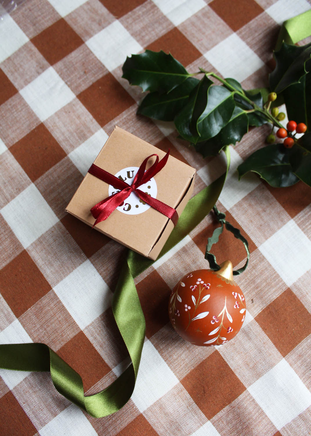 Clementine ceramic bauble