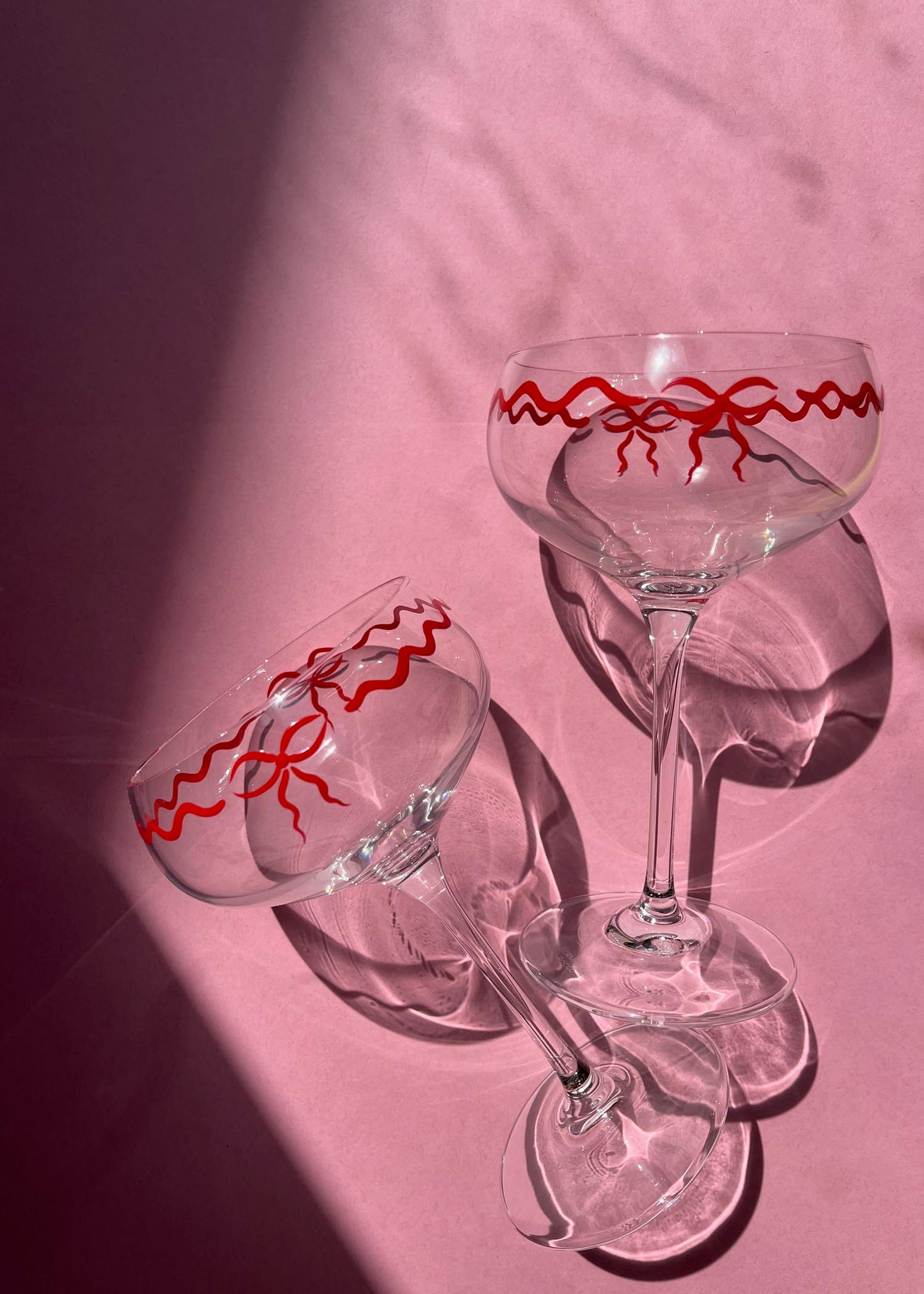 Paire de lunettes coupe à nœud rouge peintes à la main en édition limitée