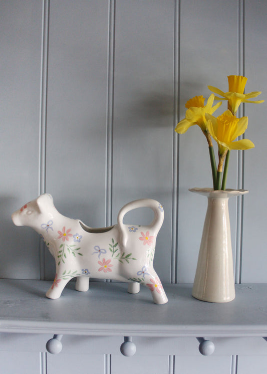 Pot à lait ou à crème de vache floral pastel