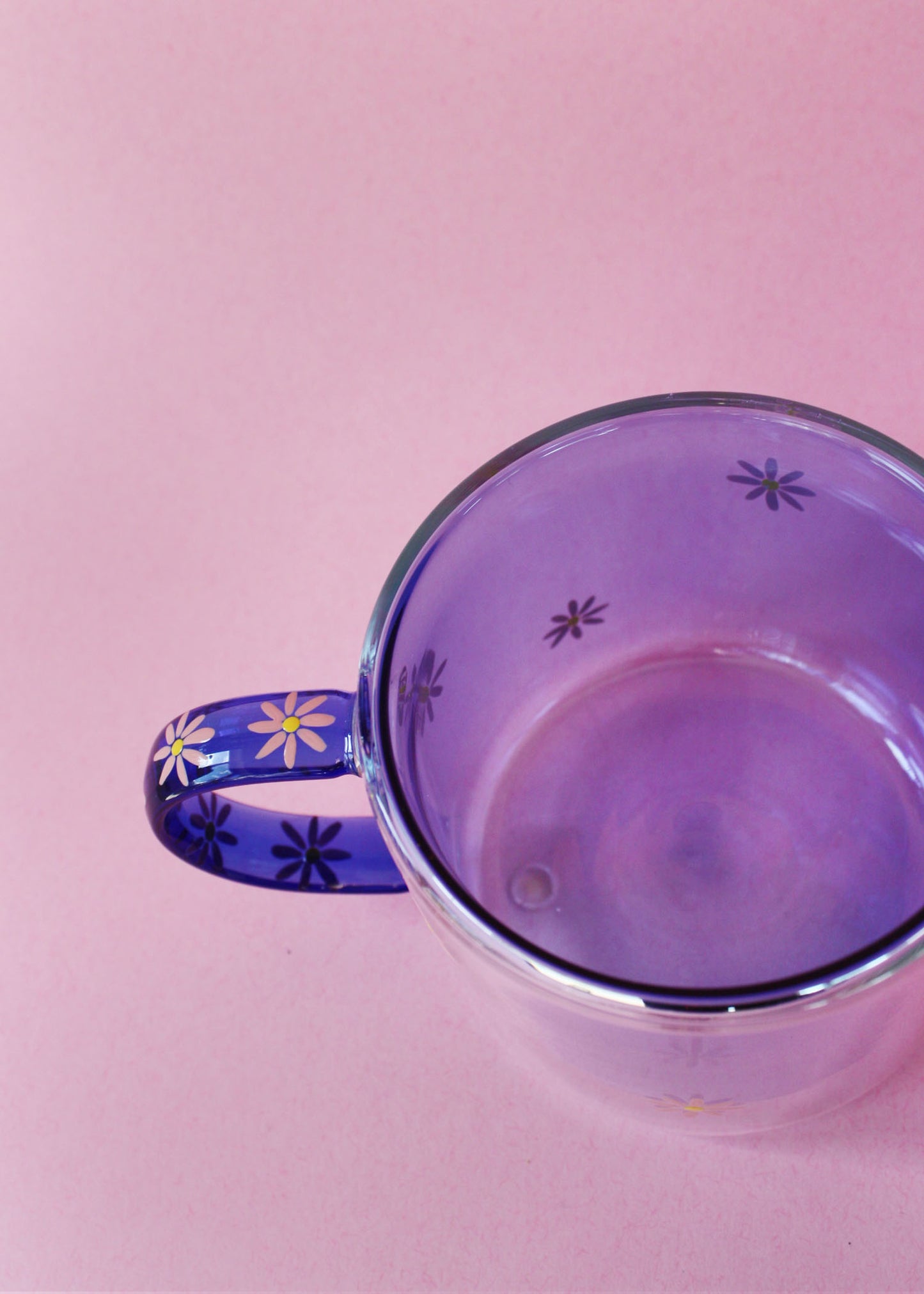 Mug marguerite bleu peint à la main