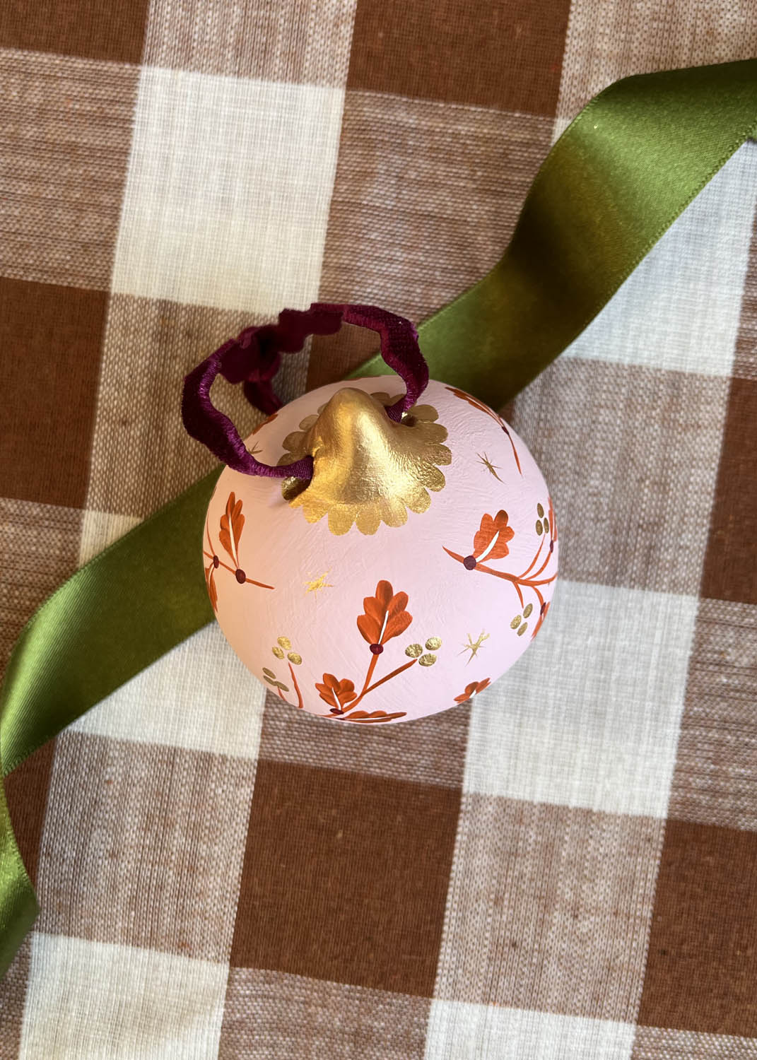 Boule en céramique personnalisée peinte à la main festive