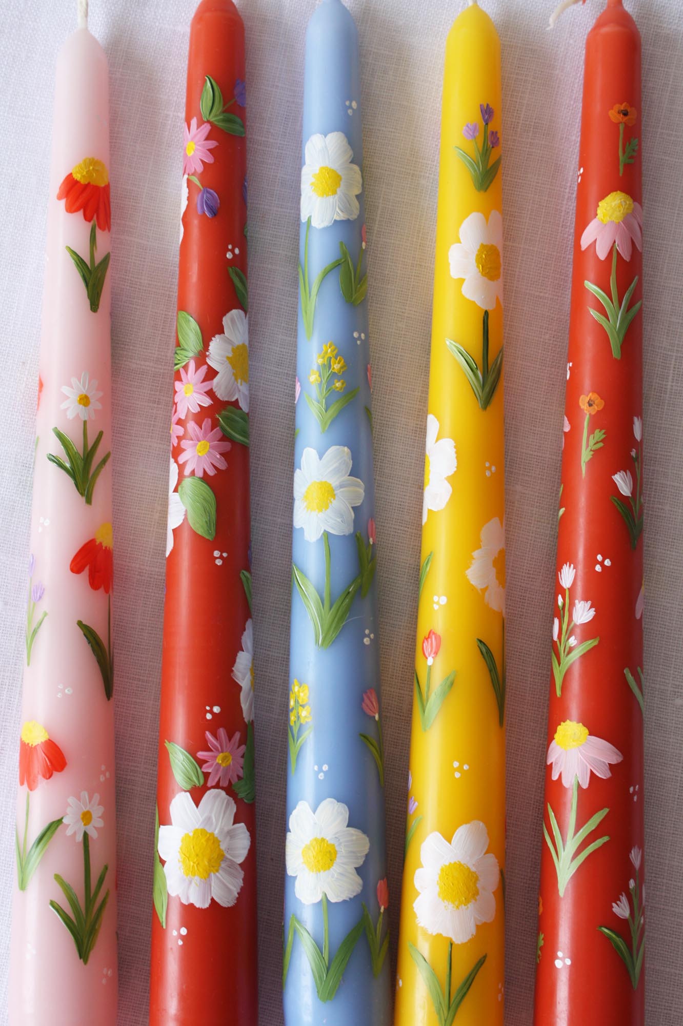 Bougie fleurie jaune soleil