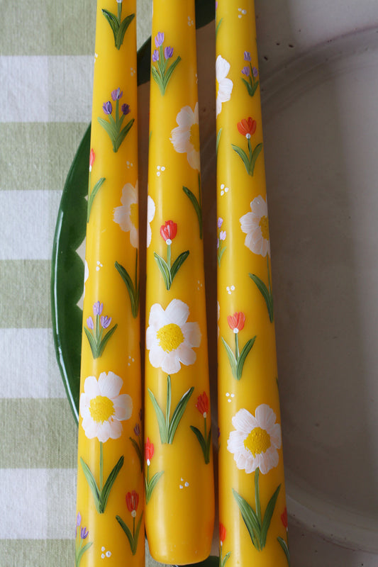 Bougie fleurie jaune soleil