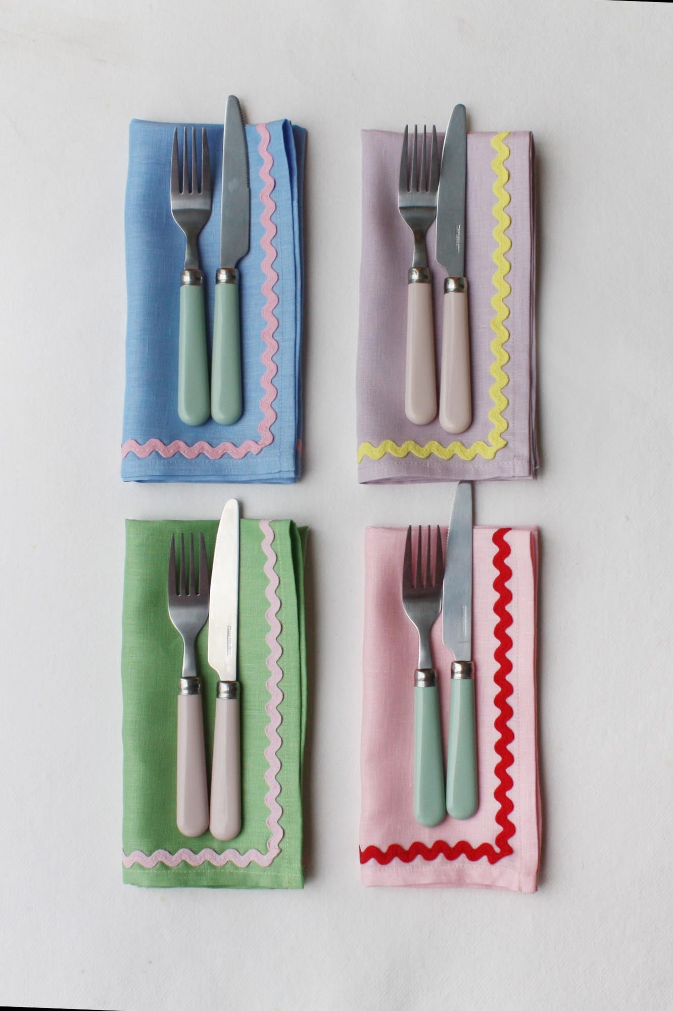 Lot de 2 serviettes ric-rac en lin rose et rouge