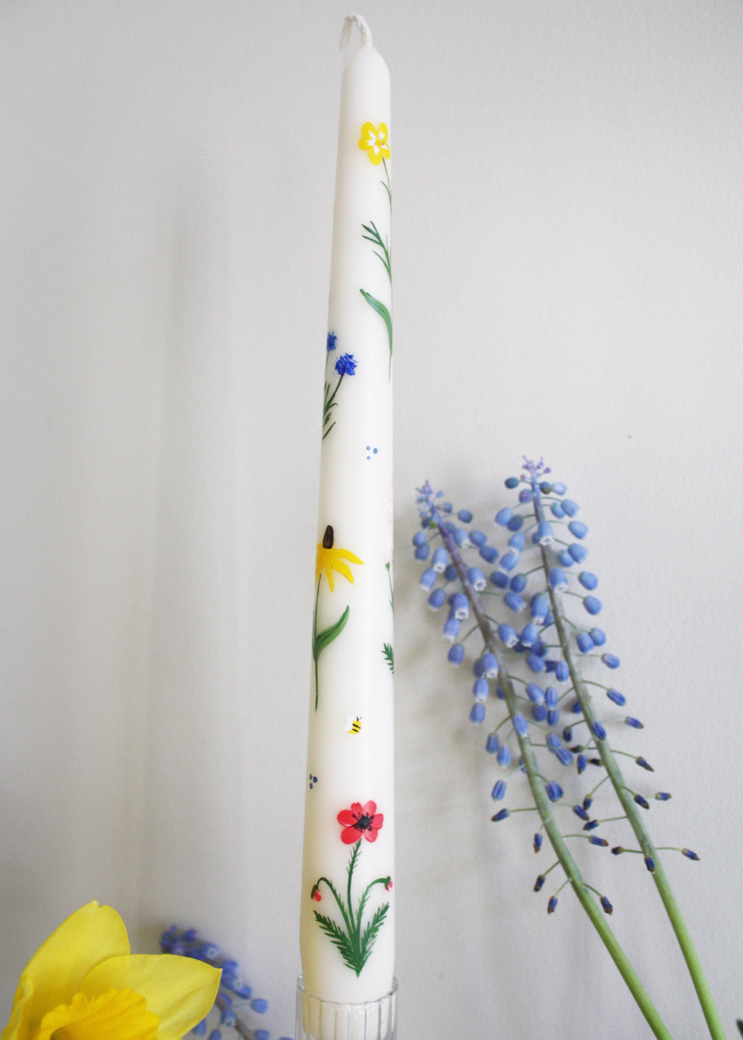 Rainbow wild flowers candle