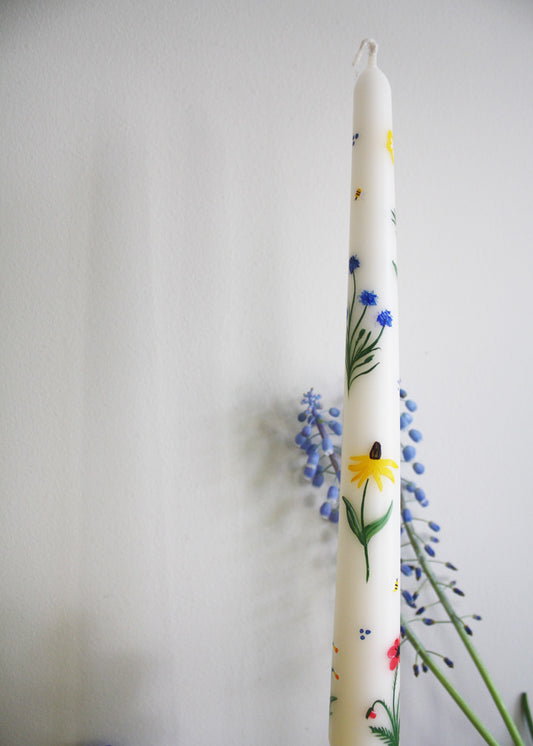 Bougie fleurs sauvages arc-en-ciel