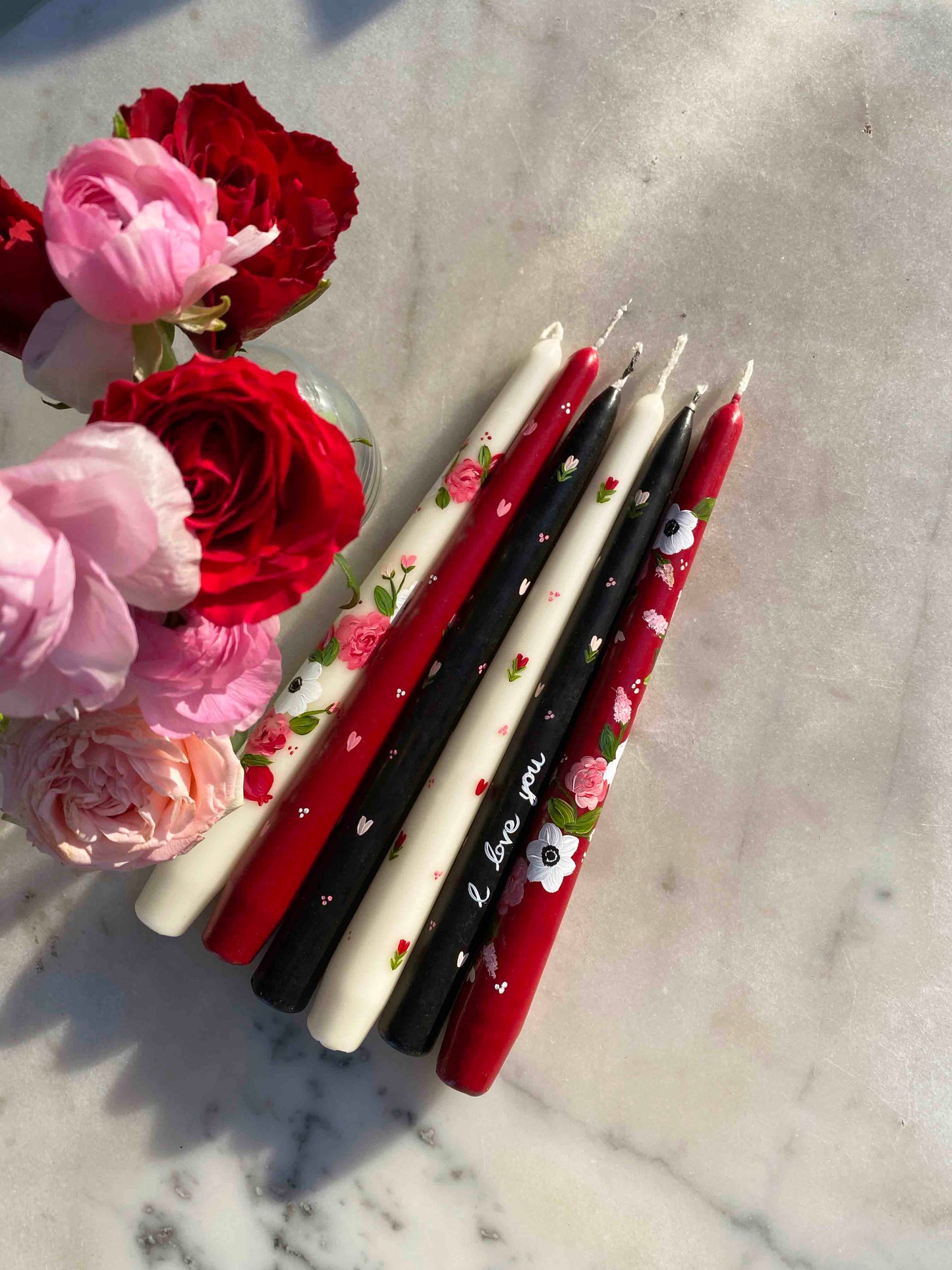 Ditsy ivory hearts candle