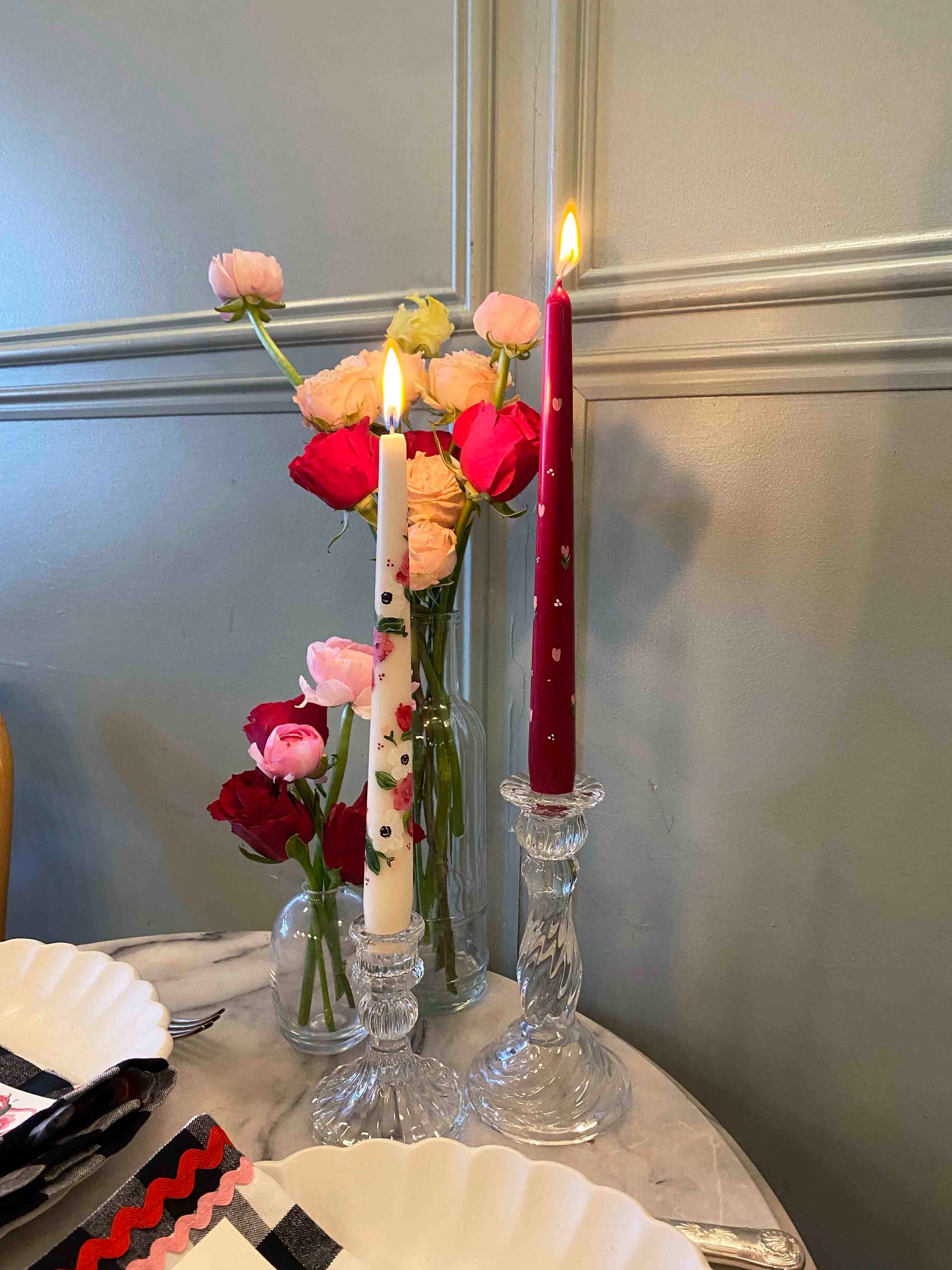 Ditsy ruby hearts candle