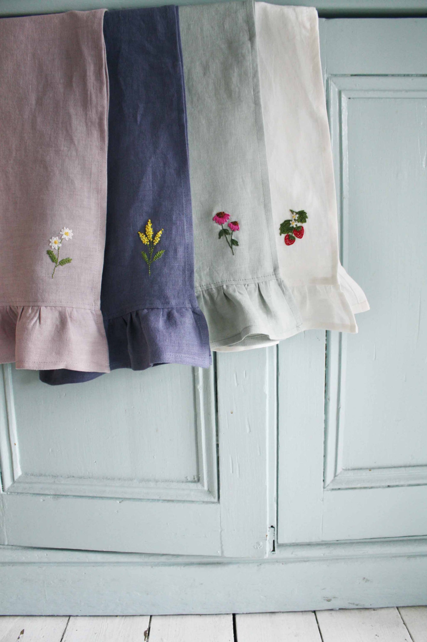 Torchon à volants en lin Daisy