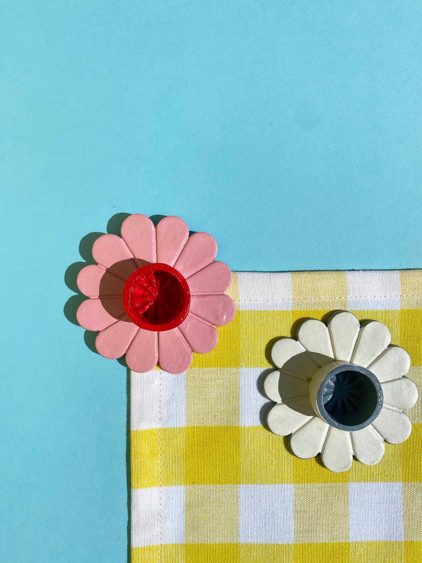 Pink & red daisy candle holder