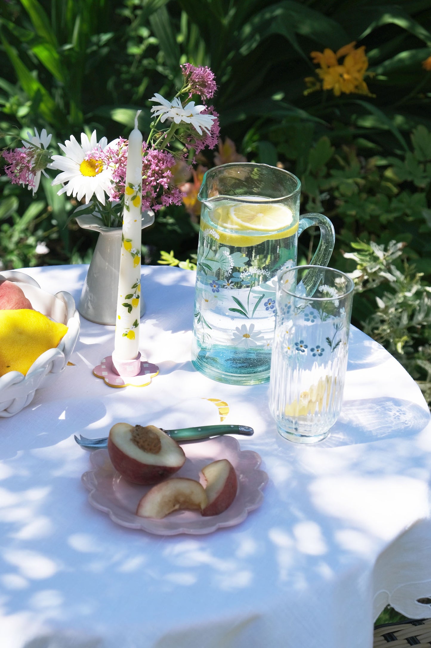 Cruche en verre recyclé Cosmos &amp; Forget Me Nots