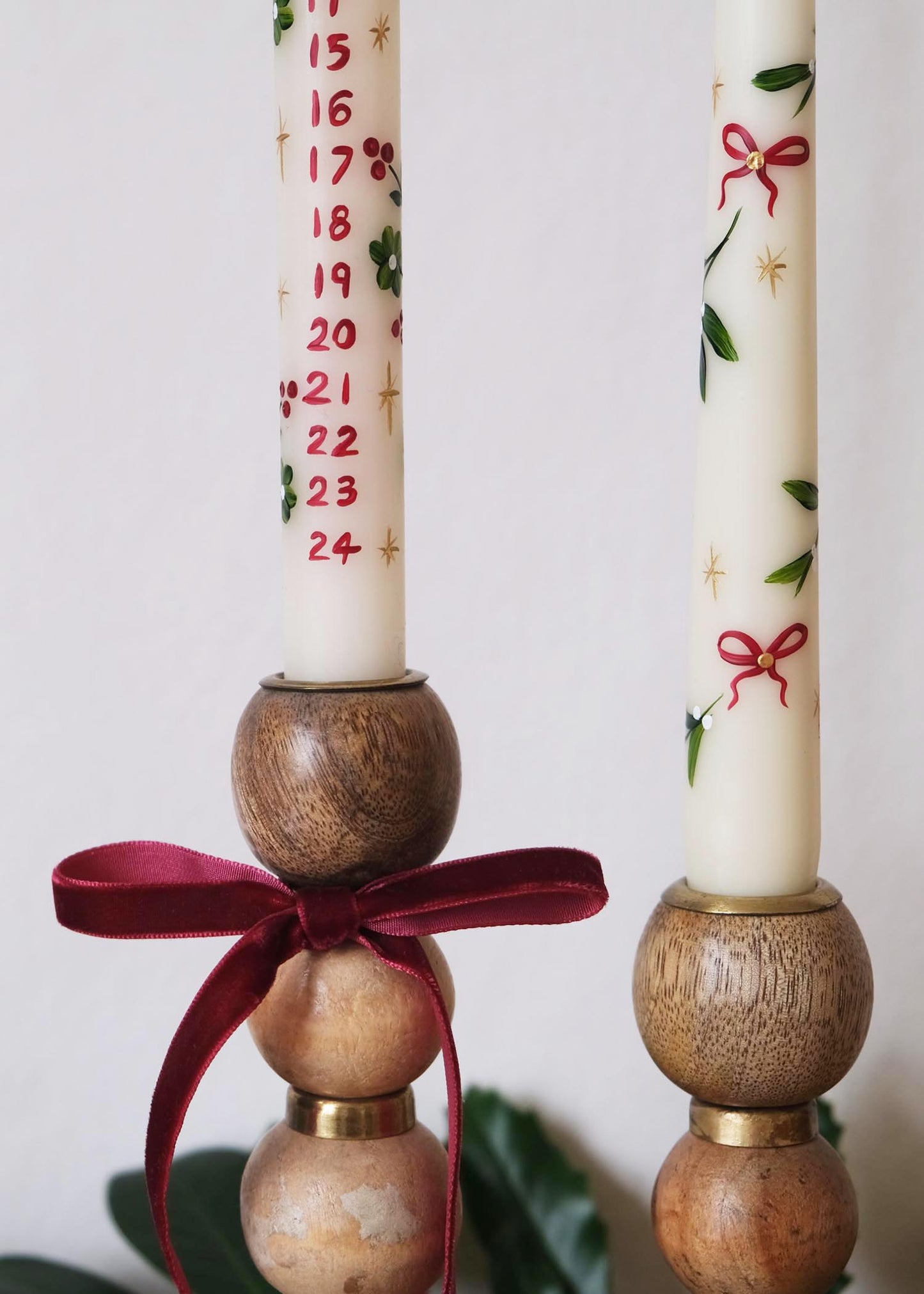 Mistletoe bow candle