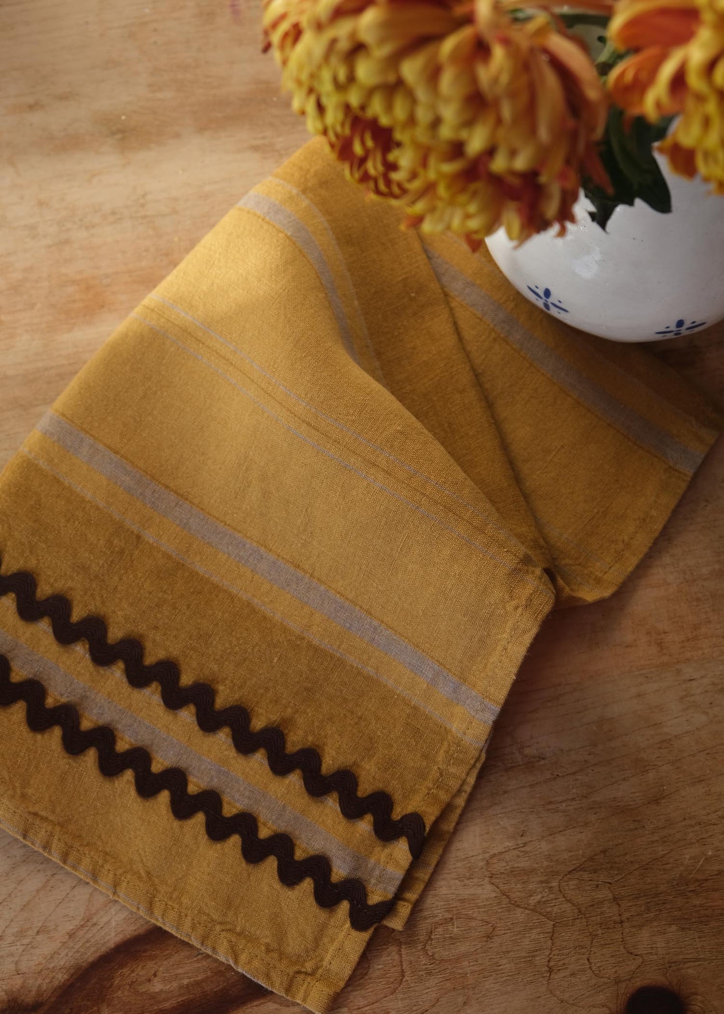 Torchon à volants en lin échinacée