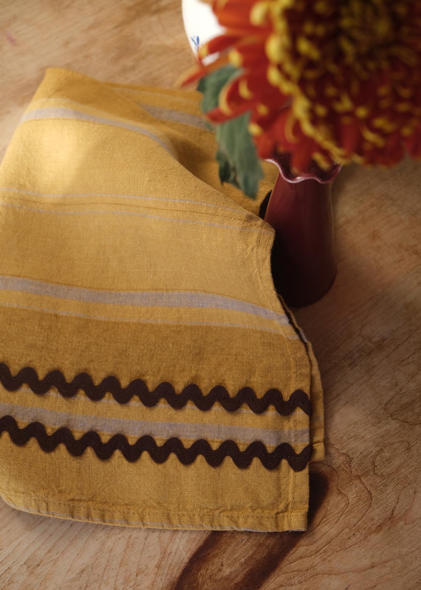 Torchon à volants en lin échinacée