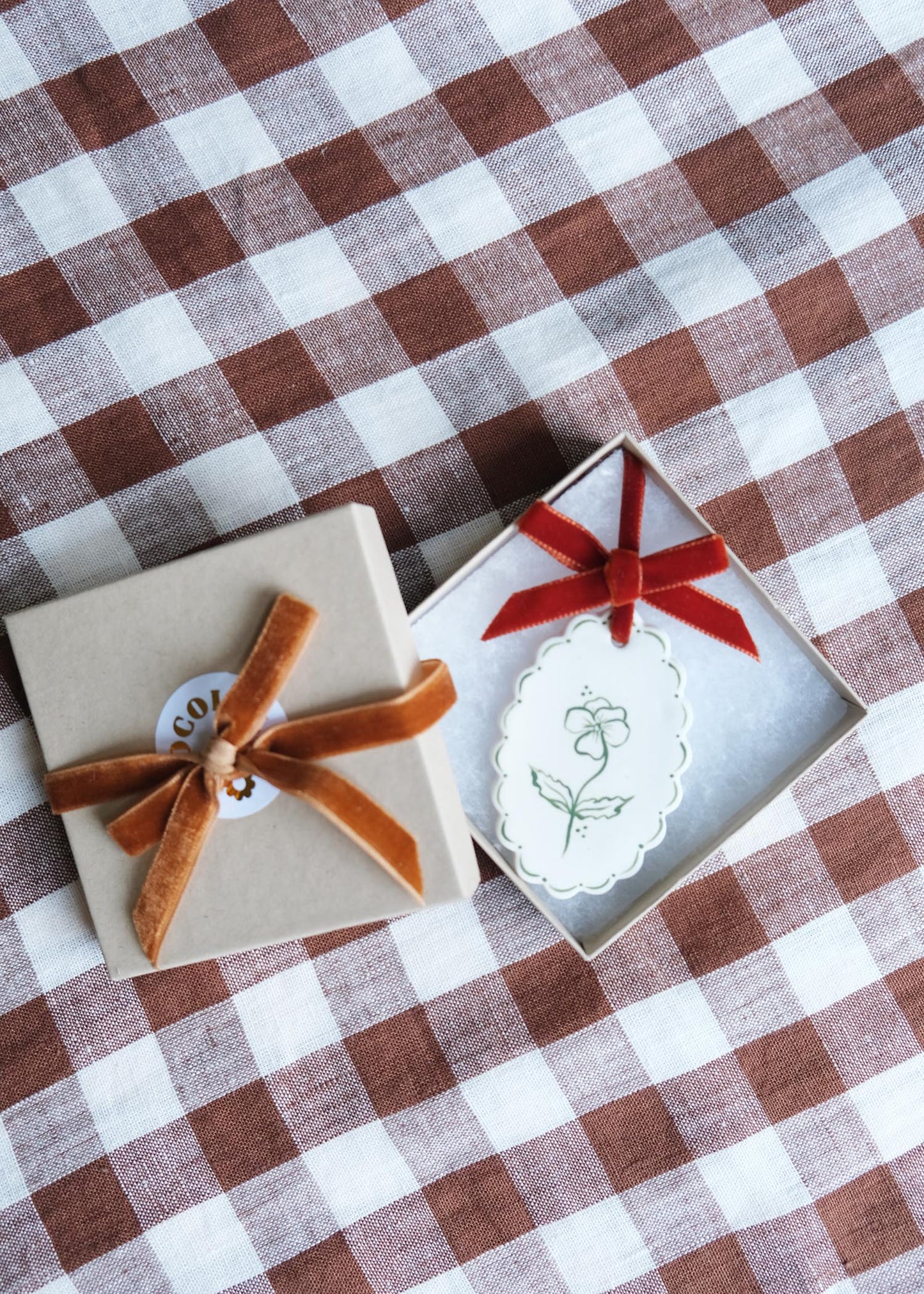 Boule de verre florale festive