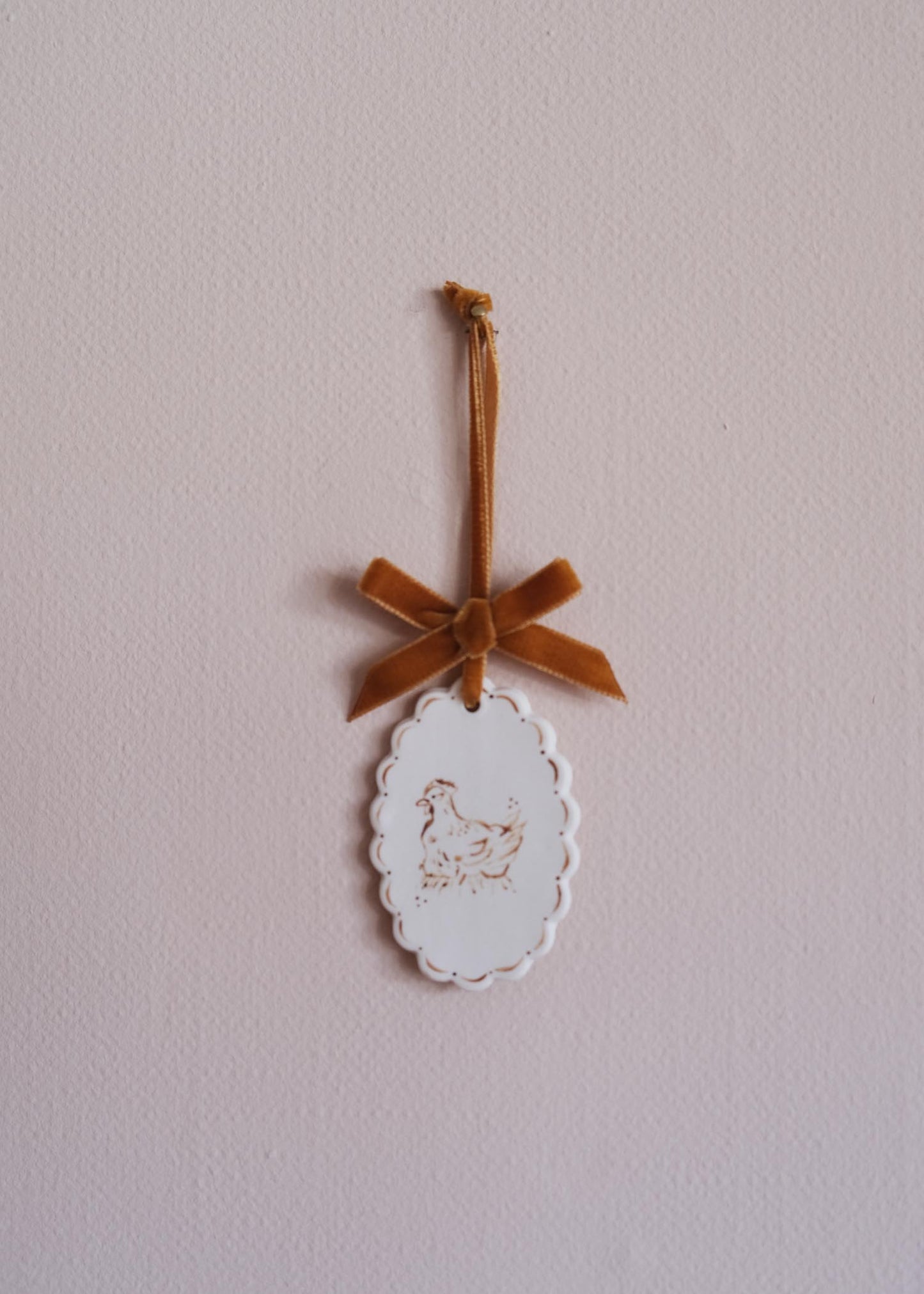 Petite décoration murale en forme de fraise verte