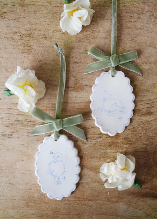 Petite décoration murale en forme de fraise verte