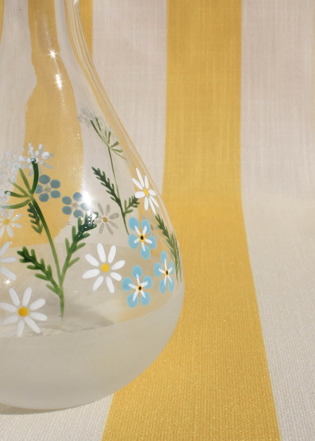 Cow parsley & forget me not vase