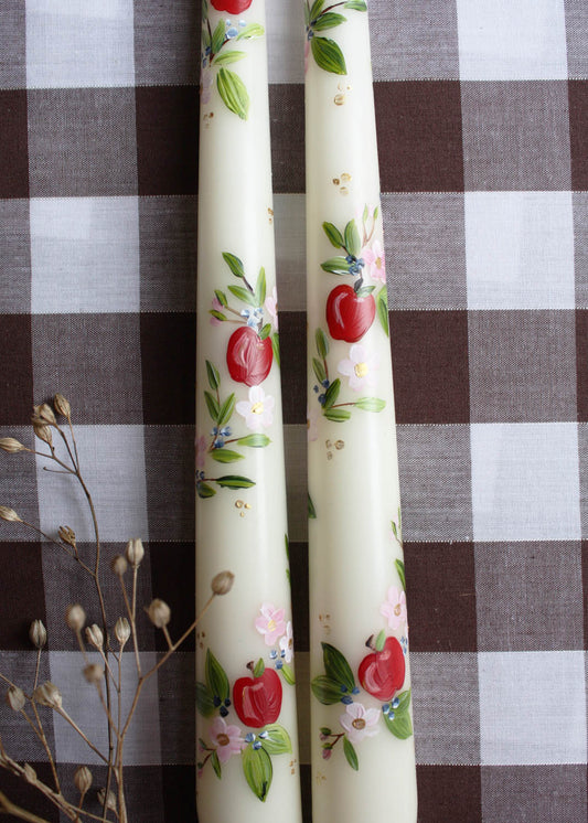 Salter house red apple & apple blossom candle