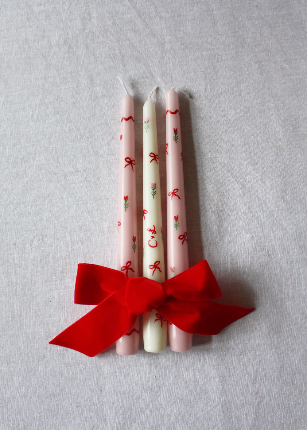 Cocolulu hand painted Bow & ric-rac pink candle