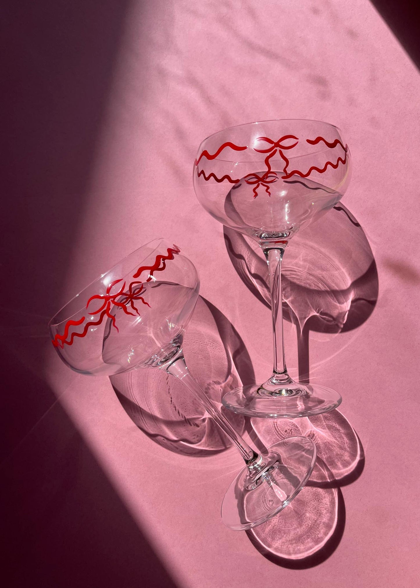 Paire de lunettes coupe à nœud rouge peintes à la main en édition limitée