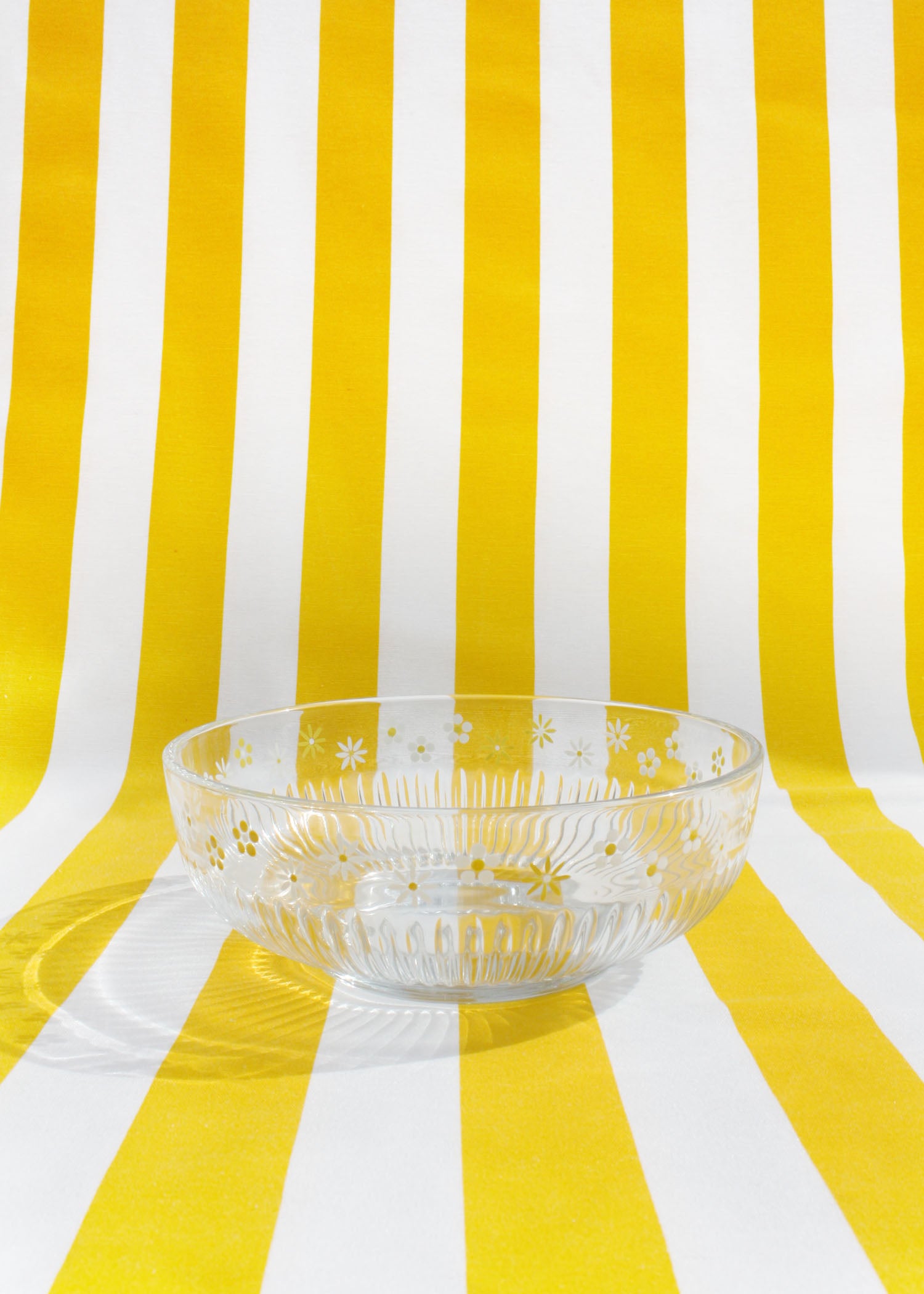Cocolulu hand painted Daisy field ribbed small bowl