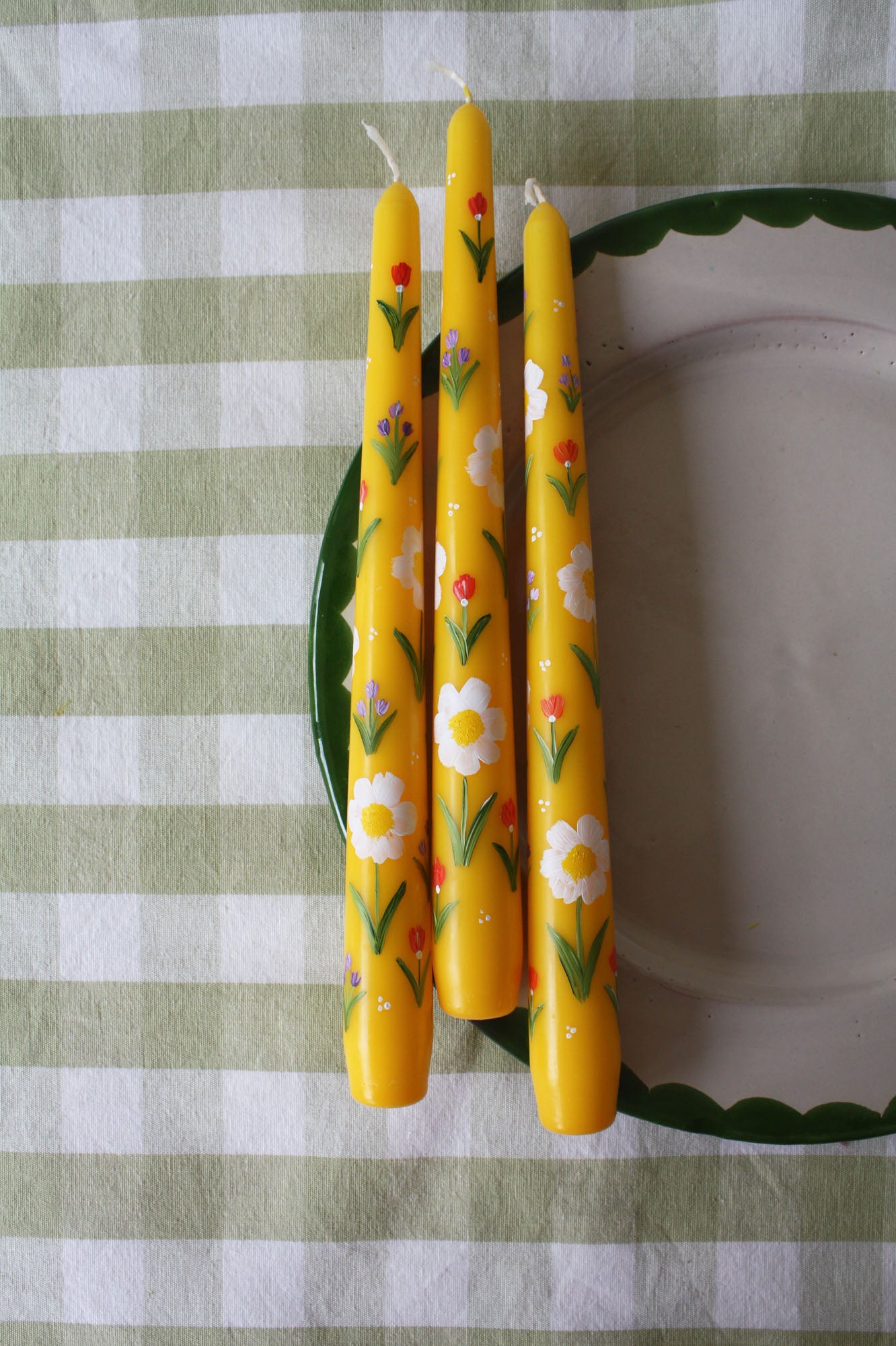 Bougie fleurie jaune soleil