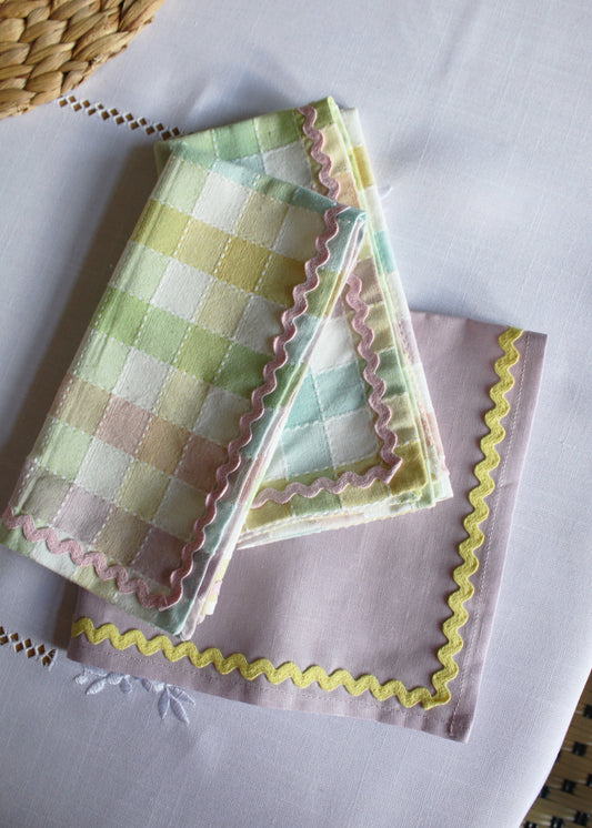 Perfect pastel & pink ric-rac napkin set of 2