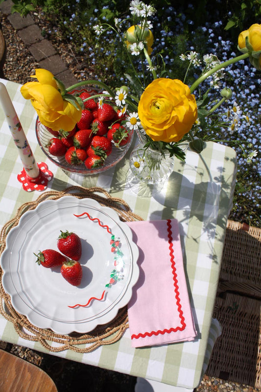 Strawberry wiggle dessert plate set of 2